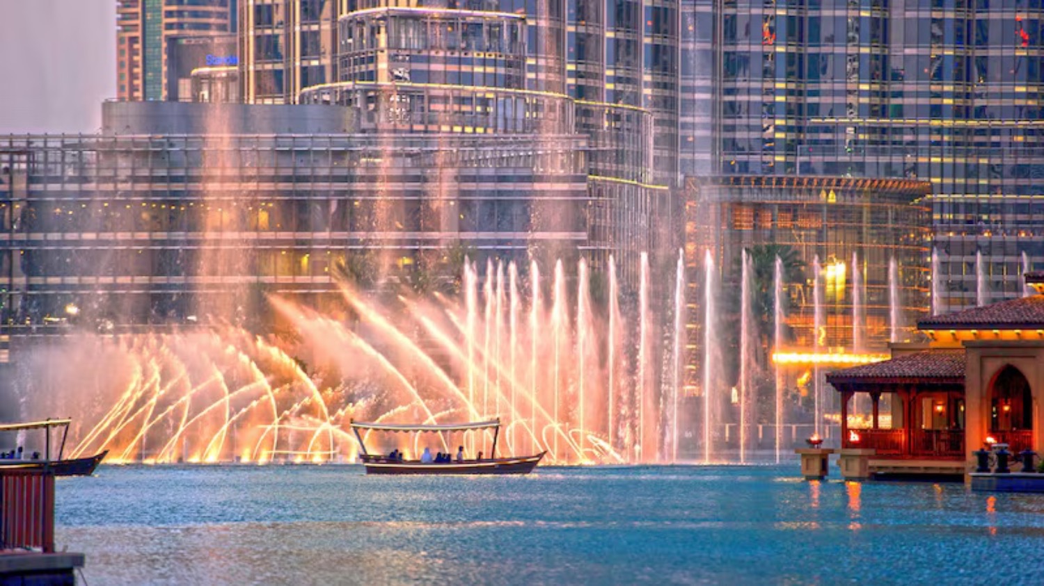 Dubai's New Fountain Show: Lights, Water, Emotion | Die Geissens Real Estate | Luxus Immobilien mit Carmen und Robert Geiss – Die Geissens in Dubai